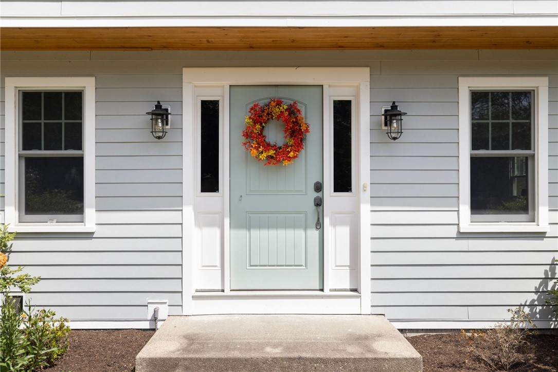 20 Harrington Avenue Portsmouth, RI 02871 - Photo 3 of 50