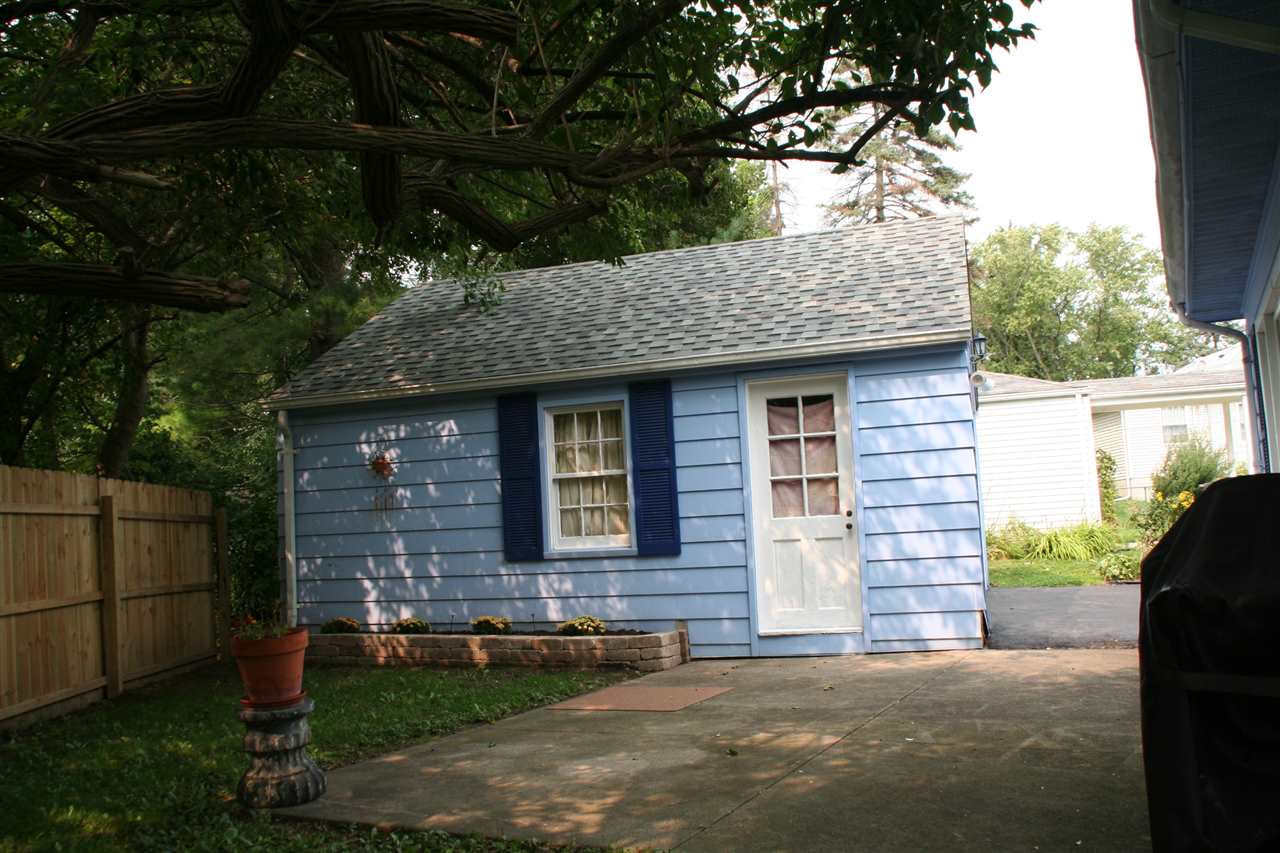 1940 Colchester Road Flint, MI 48503 - Photo 50 of 51 50024948-49.JPG