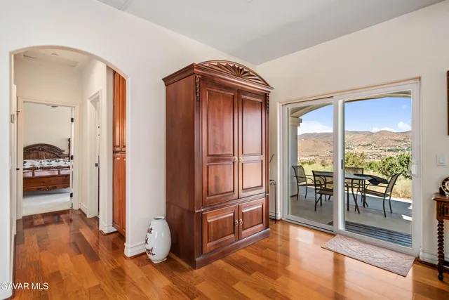 $1,595,000 | 32132 Calle Del Roja, Acton, CA 93510