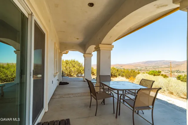 $1,595,000 | 32132 Calle Del Roja, Acton, CA 93510