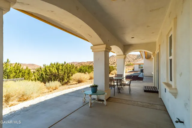 $1,595,000 | 32132 Calle Del Roja, Acton, CA 93510