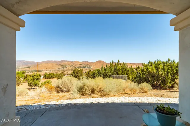 $1,595,000 | 32132 Calle Del Roja, Acton, CA 93510