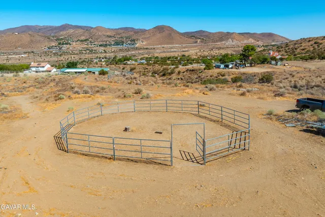 $1,595,000 | 32132 Calle Del Roja, Acton, CA 93510