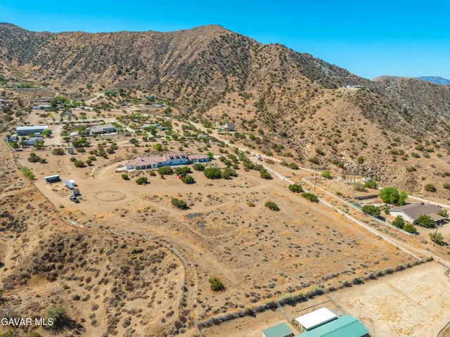 $1,595,000 | 32132 Calle Del Roja, Acton, CA 93510