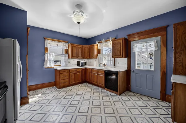 $239,000 | 2420 12th Street, Monroe, WI 53566