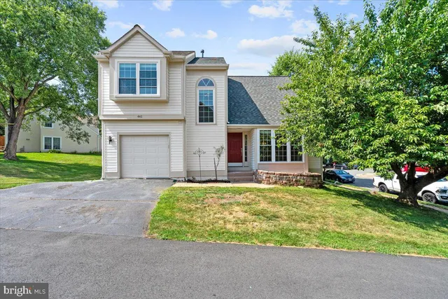 $3,100 | 461 Foxridge Drive Southwest, Leesburg, VA 20175