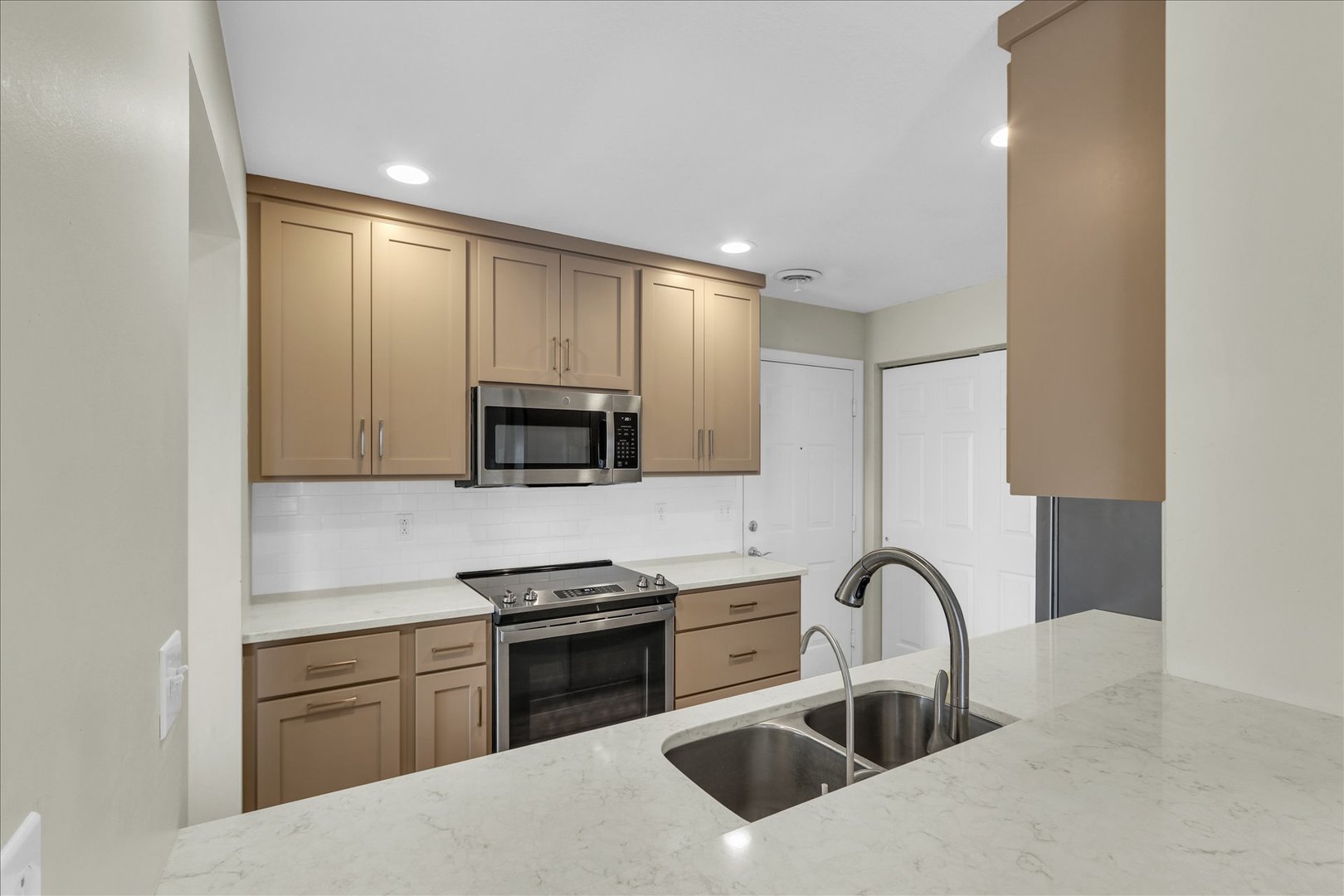 2402 Windward Boulevard, Unit 209 Champaign, IL 61821 - Photo 15 of 33