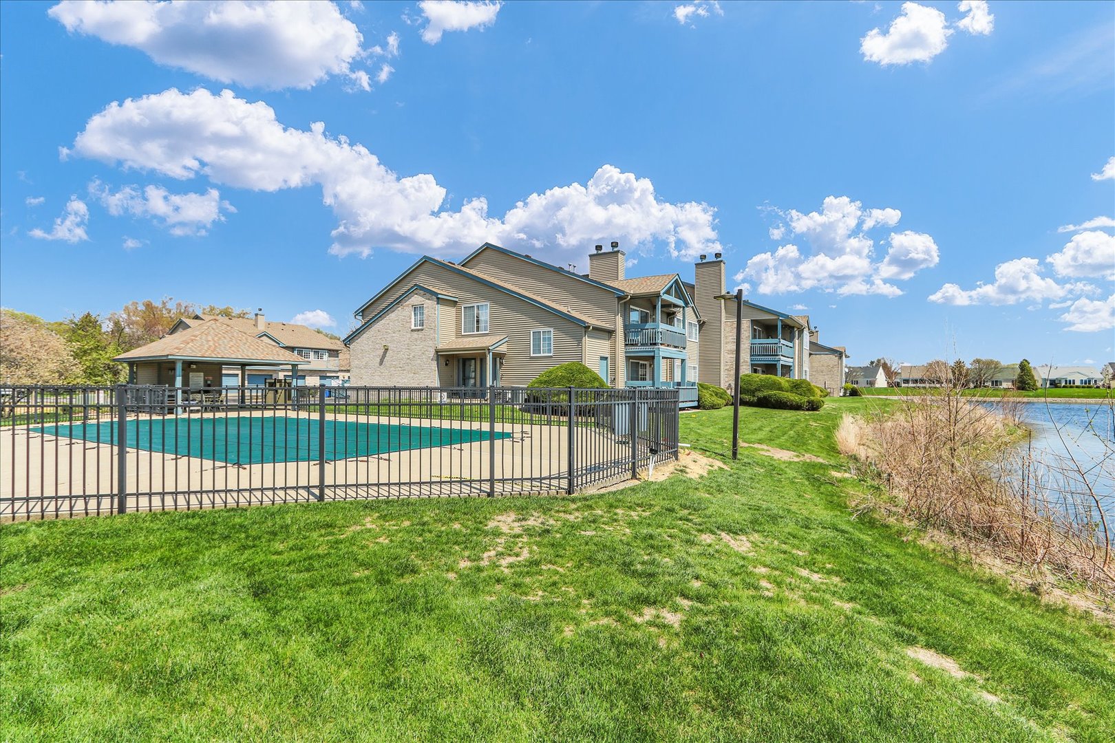 2402 Windward Boulevard, Unit 209 Champaign, IL 61821 - Photo 6 of 33