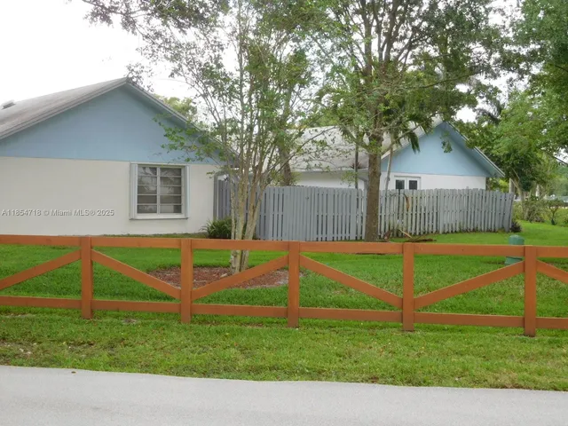 $2,750 | 3686 West Citrus Trace, Unit 26, Davie, FL 33328