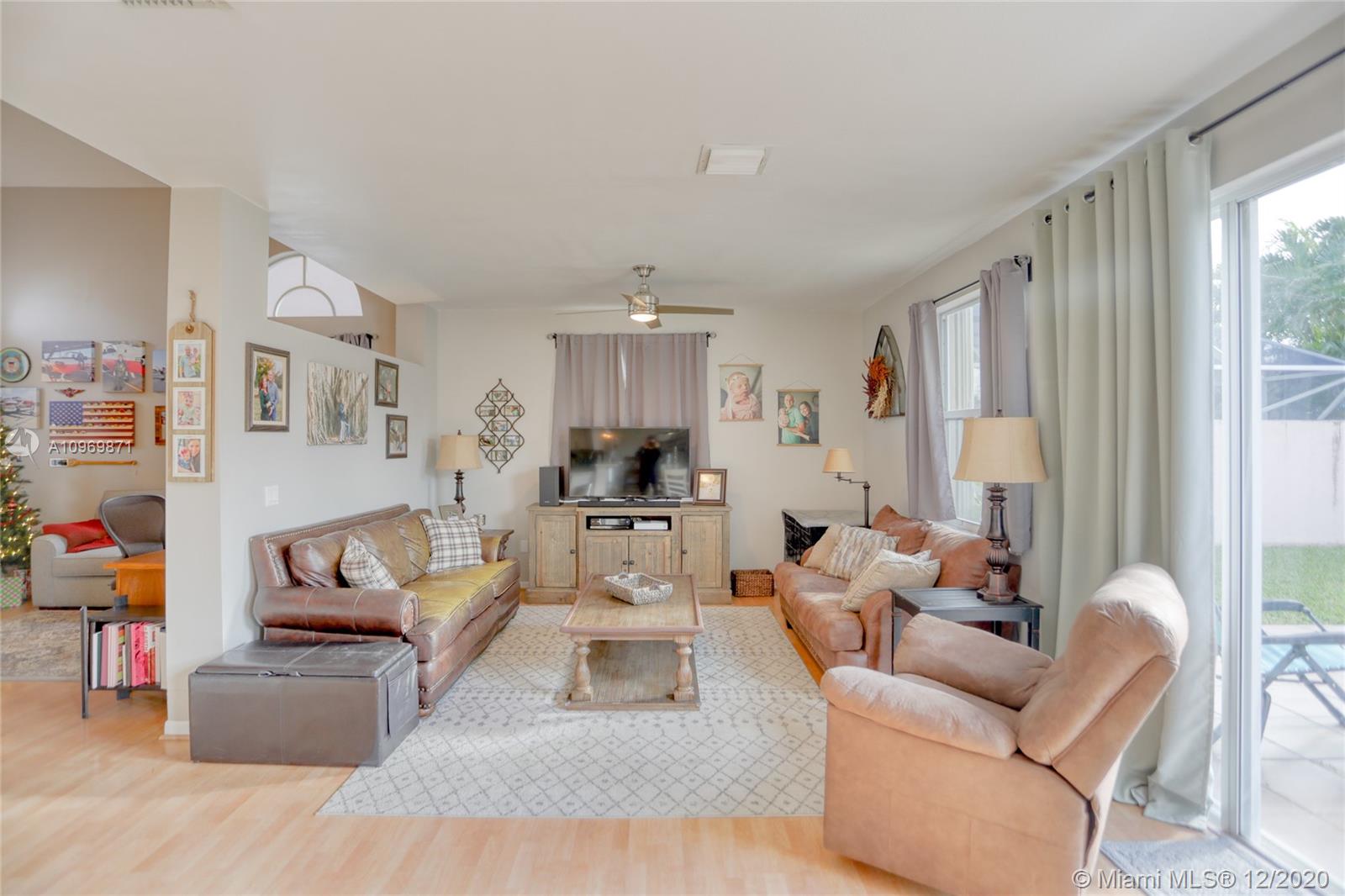 15698 Northwest 12th Road Pembroke Pines, FL 33028 - Photo 12 of 39