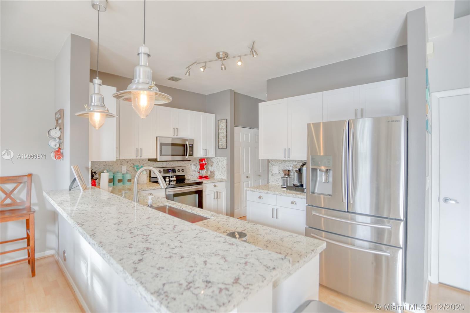 15698 Northwest 12th Road Pembroke Pines, FL 33028 - Photo 14 of 39