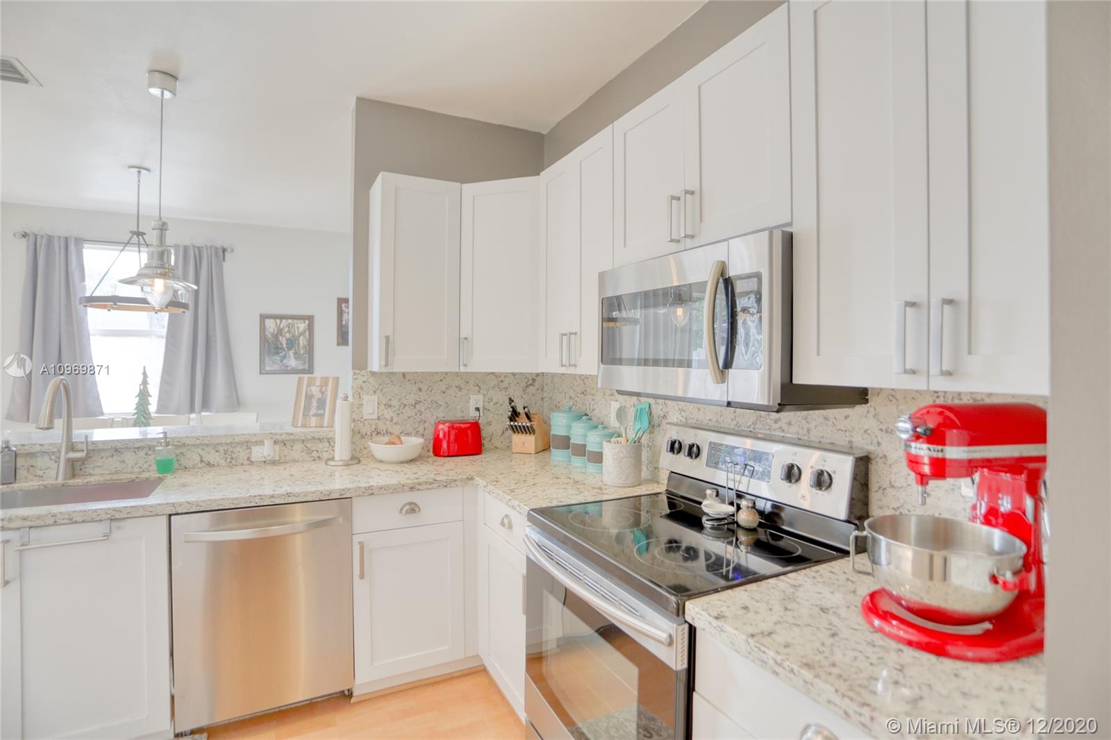 15698 Northwest 12th Road Pembroke Pines, FL 33028 - Photo 16 of 39