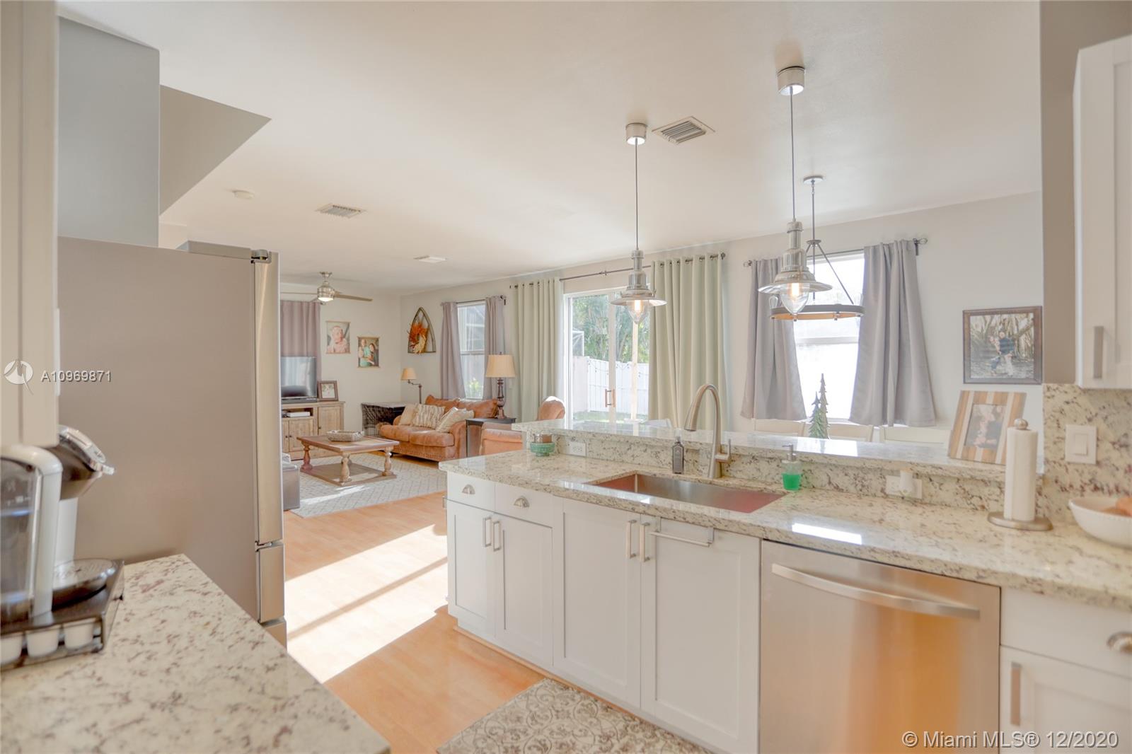 15698 Northwest 12th Road Pembroke Pines, FL 33028 - Photo 17 of 39
