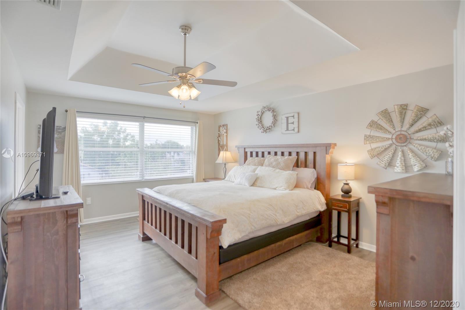 15698 Northwest 12th Road Pembroke Pines, FL 33028 - Photo 26 of 39