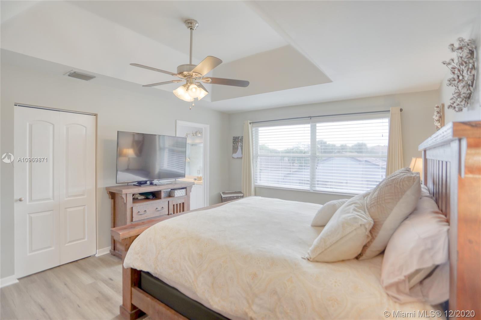 15698 Northwest 12th Road Pembroke Pines, FL 33028 - Photo 27 of 39
