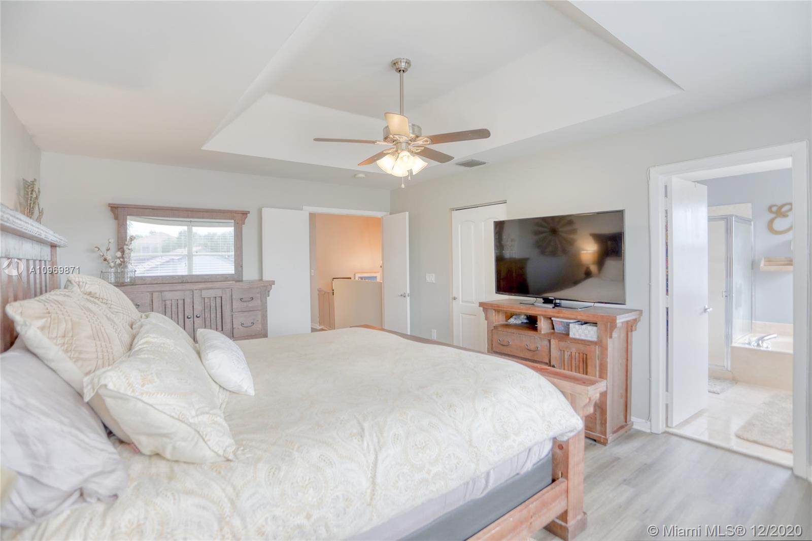 15698 Northwest 12th Road Pembroke Pines, FL 33028 - Photo 28 of 39
