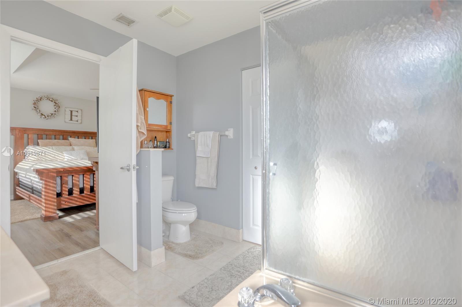 15698 Northwest 12th Road Pembroke Pines, FL 33028 - Photo 30 of 39
