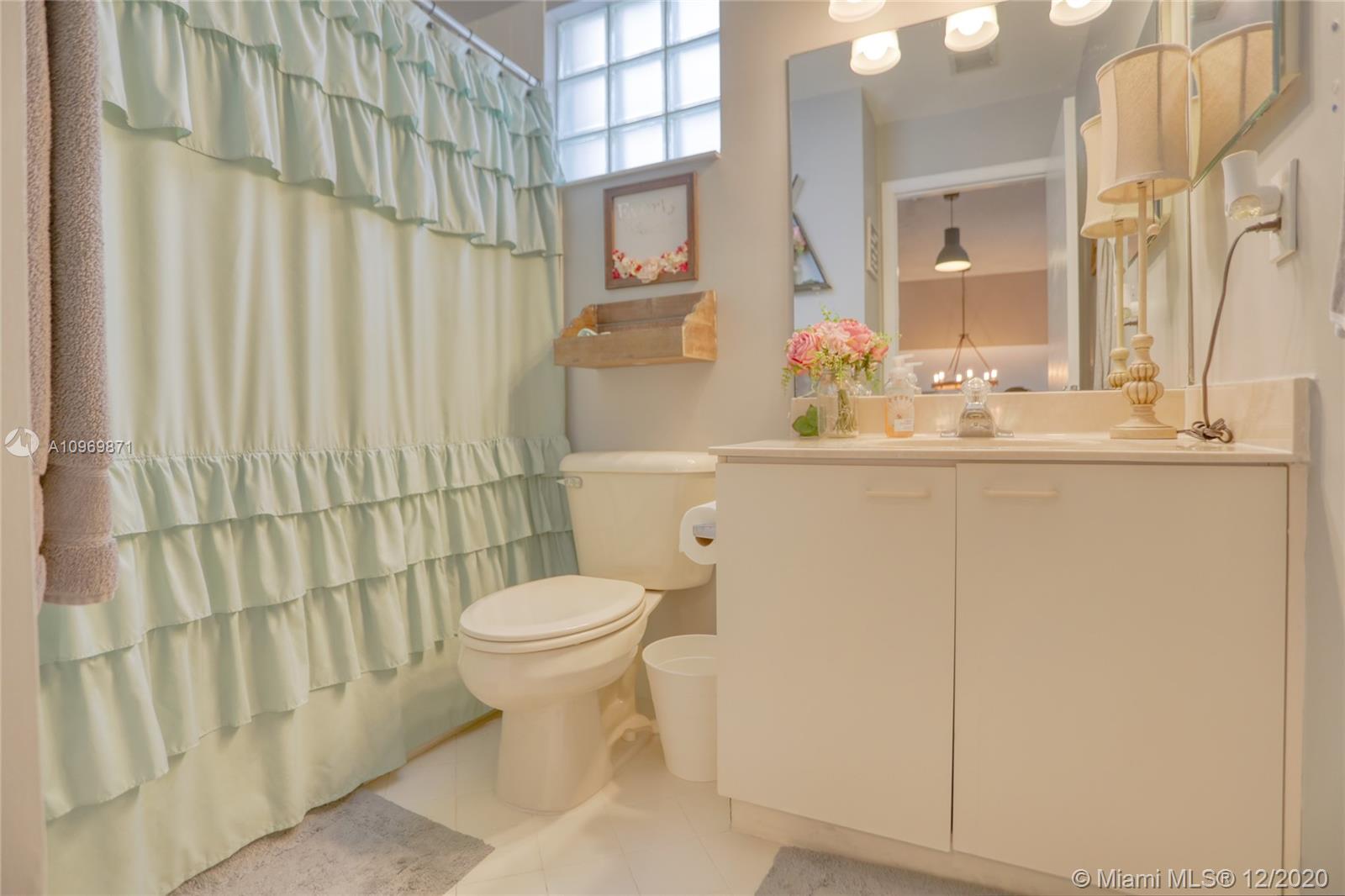 15698 Northwest 12th Road Pembroke Pines, FL 33028 - Photo 33 of 39