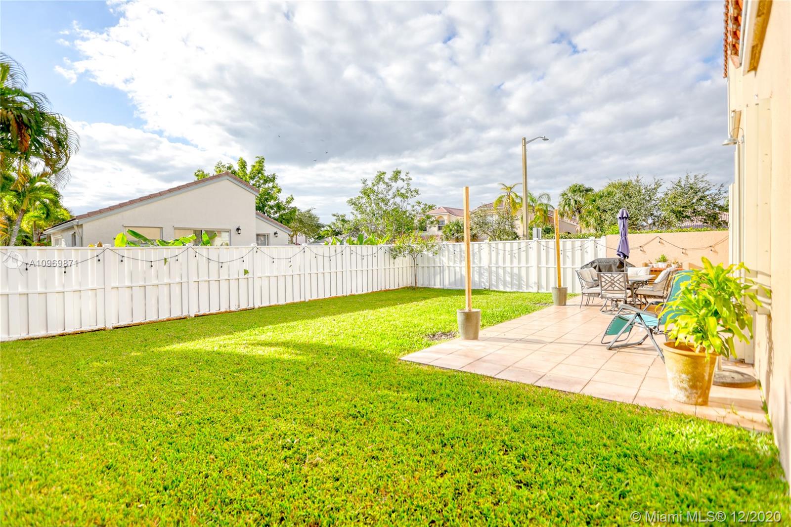 15698 Northwest 12th Road Pembroke Pines, FL 33028 - Photo 35 of 39