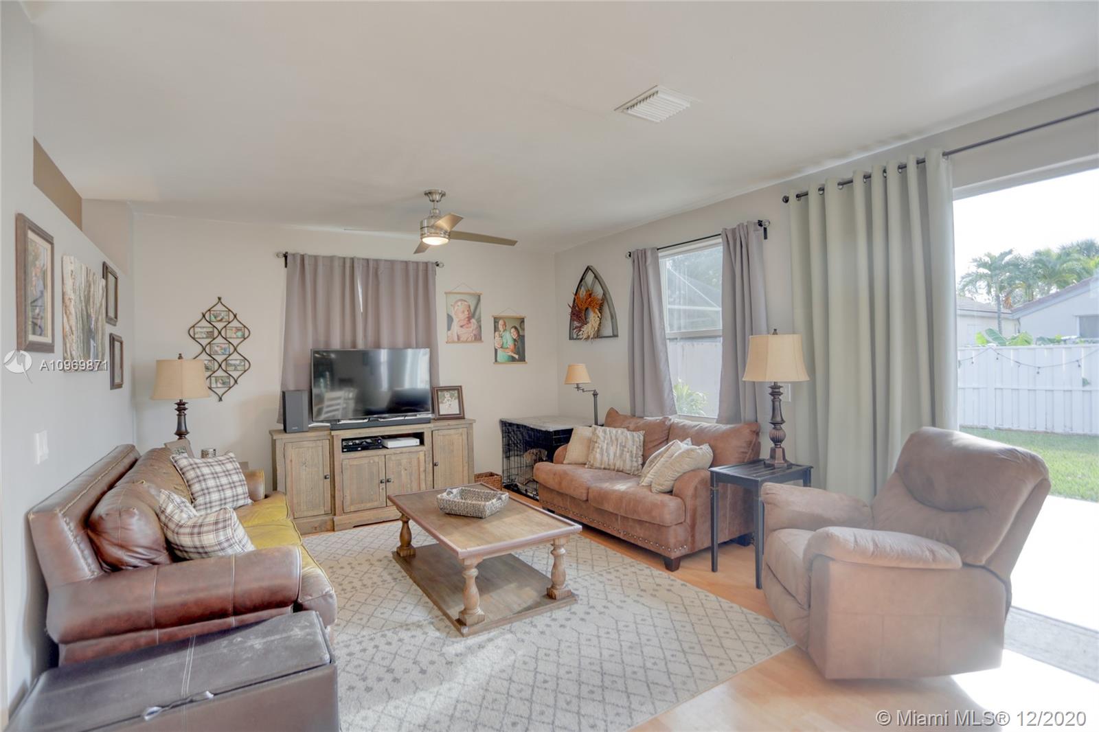 15698 Northwest 12th Road Pembroke Pines, FL 33028 - Photo 10 of 39
