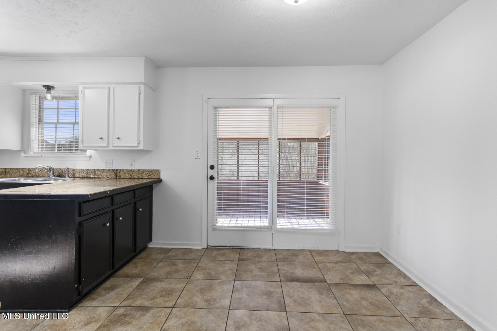 1522 Hawthorne Place Clinton, MS 39056 - Photo 5 of 21 1522 Hawthorne Pl-6