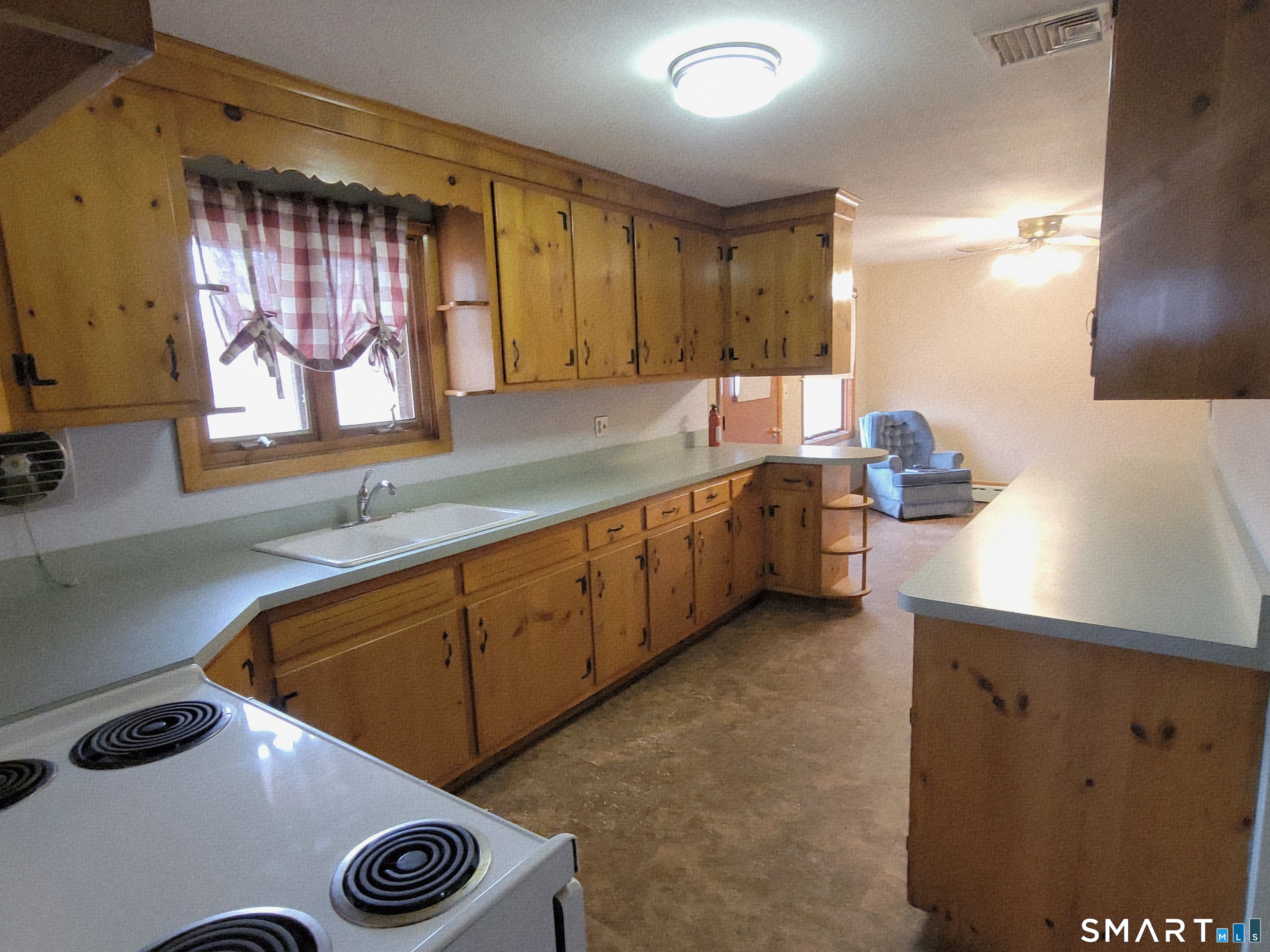 30 Broad Brook Road East Windsor, CT 06016 - Photo 9 of 26