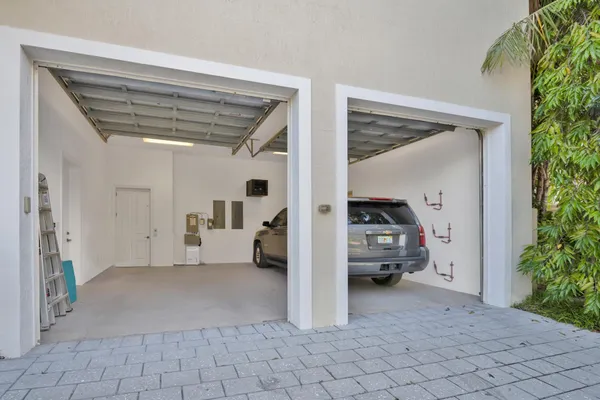 $6,500,000 | 430 Palm Drive, Islamorada, FL 33036