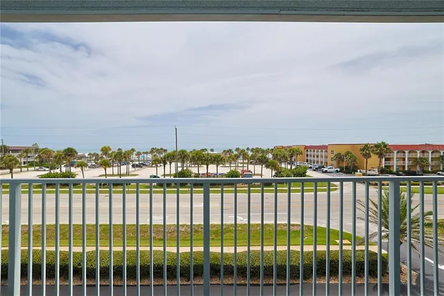$1,900 | 3700 South Atlantic Avenue, Unit 414, New Smyrna Beach, FL 32169