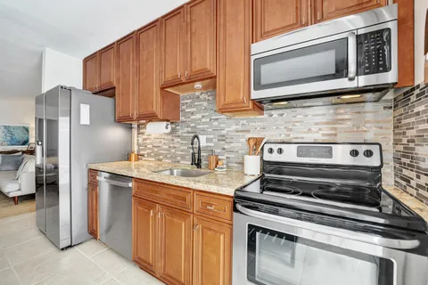 $310,000 | 510 Northeast 17th Avenue, Unit 103, Fort Lauderdale, FL 33301
