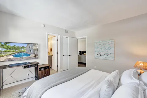 $310,000 | 510 Northeast 17th Avenue, Unit 103, Fort Lauderdale, FL 33301