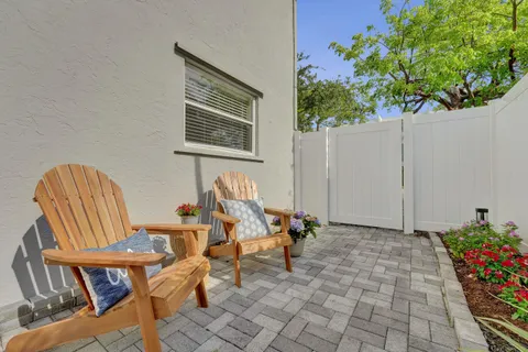 $310,000 | 510 Northeast 17th Avenue, Unit 103, Fort Lauderdale, FL 33301
