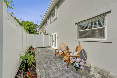 $310,000 | 510 Northeast 17th Avenue, Unit 103, Fort Lauderdale, FL 33301