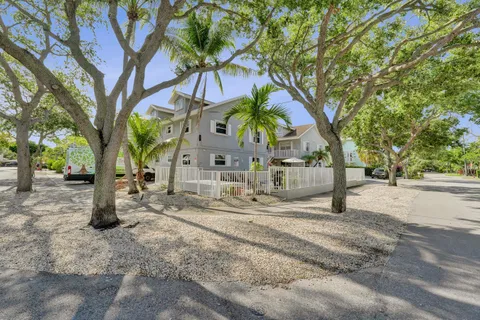 $310,000 | 510 Northeast 17th Avenue, Unit 103, Fort Lauderdale, FL 33301