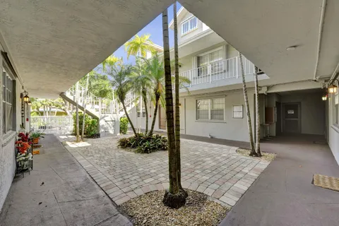 $310,000 | 510 Northeast 17th Avenue, Unit 103, Fort Lauderdale, FL 33301