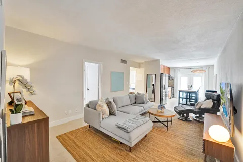 $310,000 | 510 Northeast 17th Avenue, Unit 103, Fort Lauderdale, FL 33301