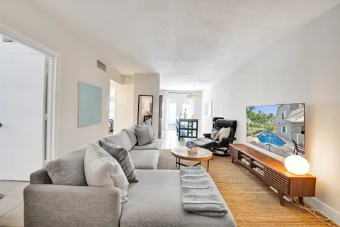 $310,000 | 510 Northeast 17th Avenue, Unit 103, Fort Lauderdale, FL 33301