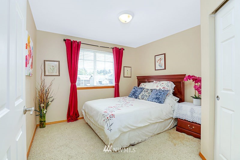 715 Rosario Place Northeast Renton, WA 98059 - Photo 14 of 25 Gallery Image 14