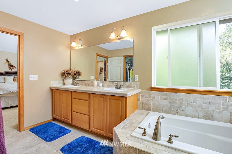 715 Rosario Place Northeast Renton, WA 98059 - Photo 22 of 25 Gallery Image 22
