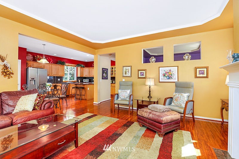 715 Rosario Place Northeast Renton, WA 98059 - Photo 6 of 25 Gallery Image 6