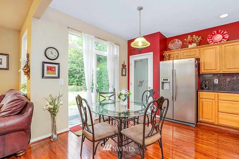 715 Rosario Place Northeast Renton, WA 98059 - Photo 9 of 25 Gallery Image 9