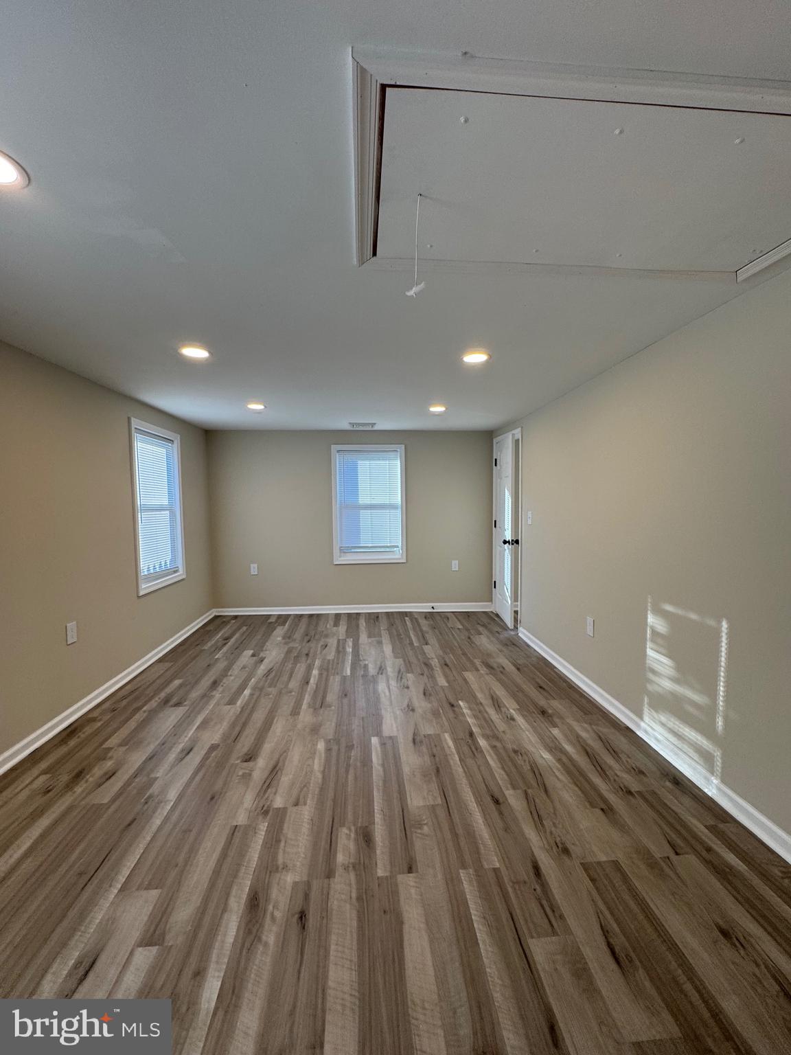 2389 White Oak Road Dover, DE 19901 - Photo 25 of 25 a view of an empty room and window