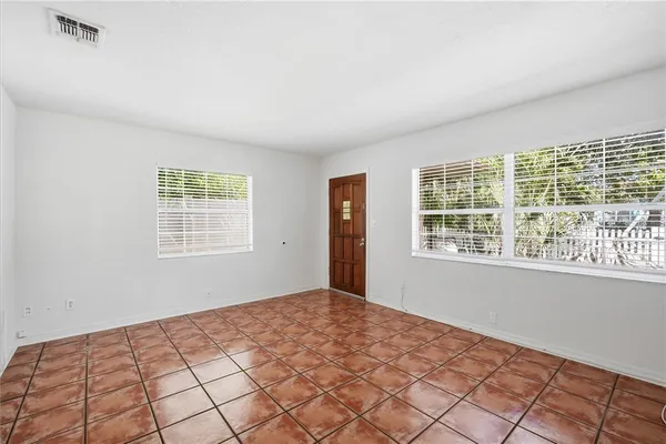 a view of empty room with window