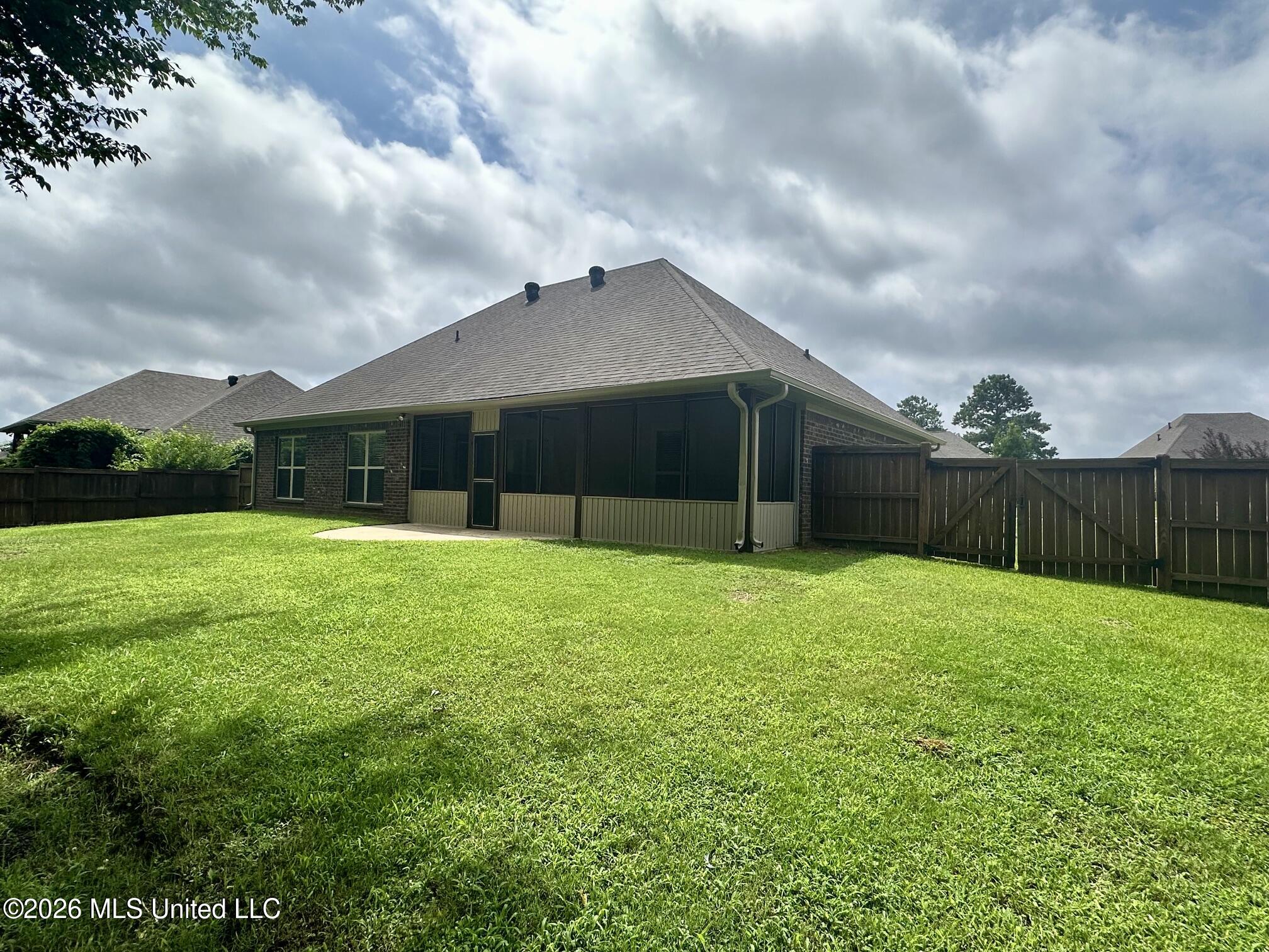 2017 East Ridge Circle Madison, MS 39110 - Photo 2 of 48 IMG_9616