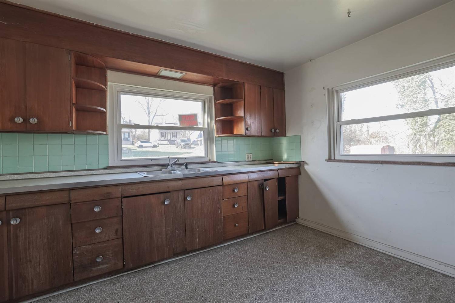 6139 Red Bank Road Cincinnati, OH 45213 - Photo 10 of 23 Gallery Image 10