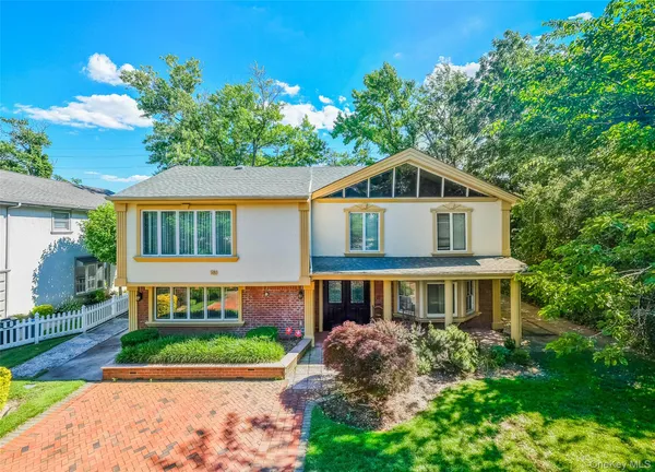 $1,690,000 | 159 South Drive, New Hyde Park, NY 11040