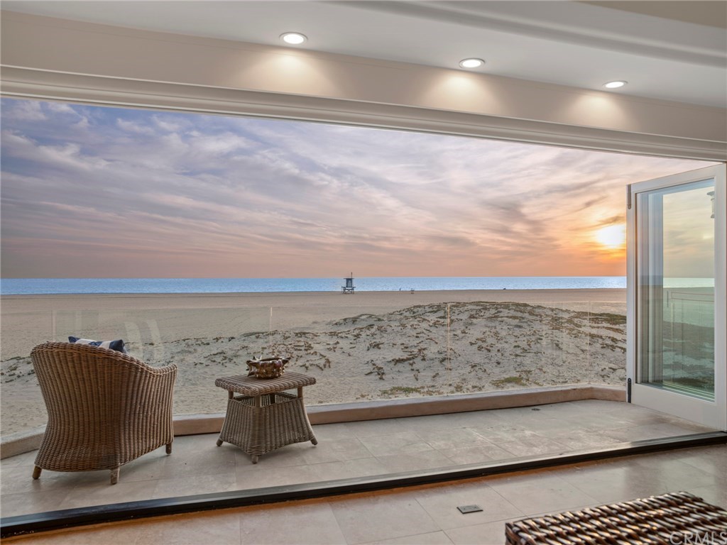930 West Oceanfront Newport Beach, CA 92661 - Photo 12 of 26