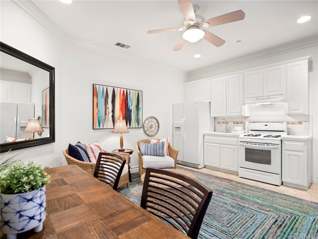 930 West Oceanfront Newport Beach, CA 92661 - Photo 21 of 26