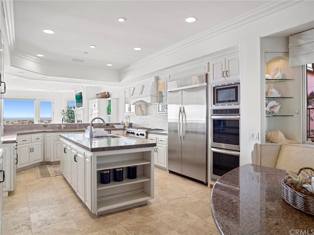 930 West Oceanfront Newport Beach, CA 92661 - Photo 8 of 26