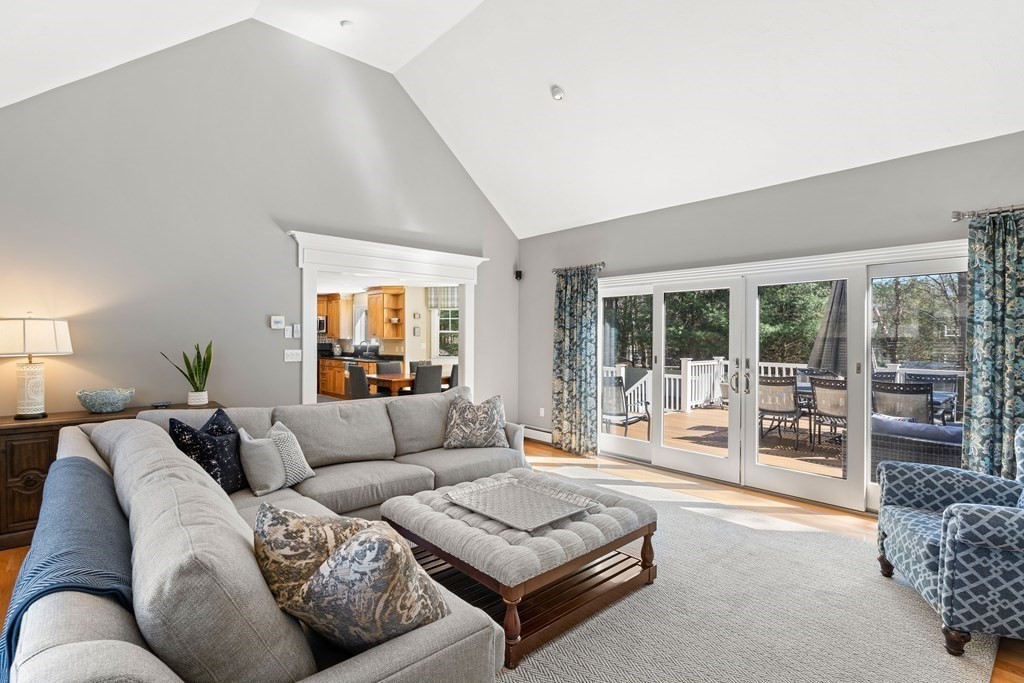 76 Paul Road Hanover, MA 02339 - Photo 4 of 38