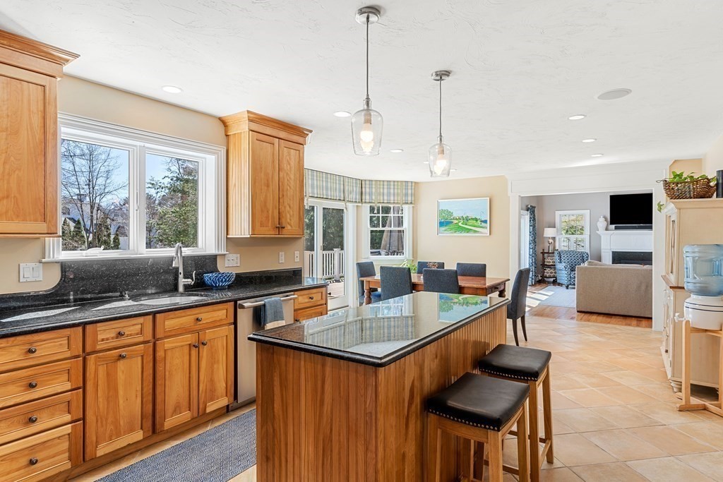 76 Paul Road Hanover, MA 02339 - Photo 7 of 38